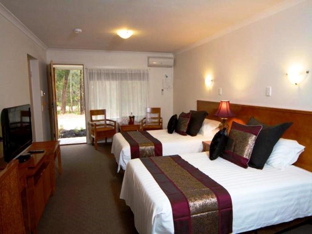 Foothills Hotel Lilydale Room photo